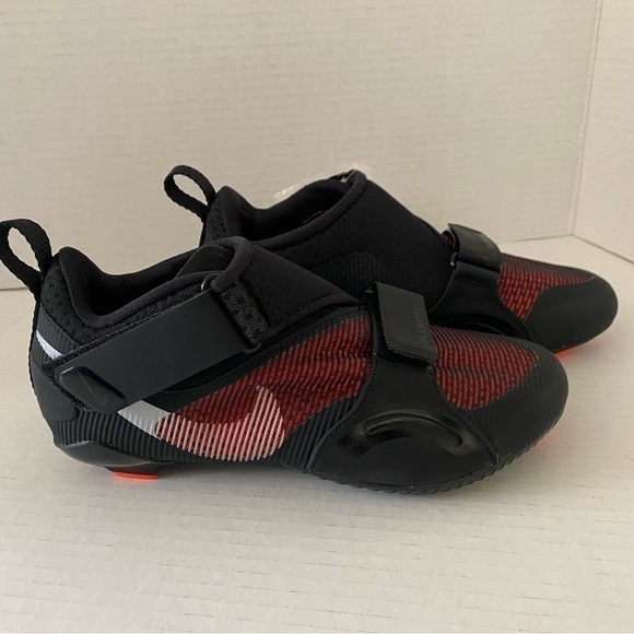 Nike Womens Superrep Cycle in Black Hyper Crimson Size 5.5 - Picture 3 of 9